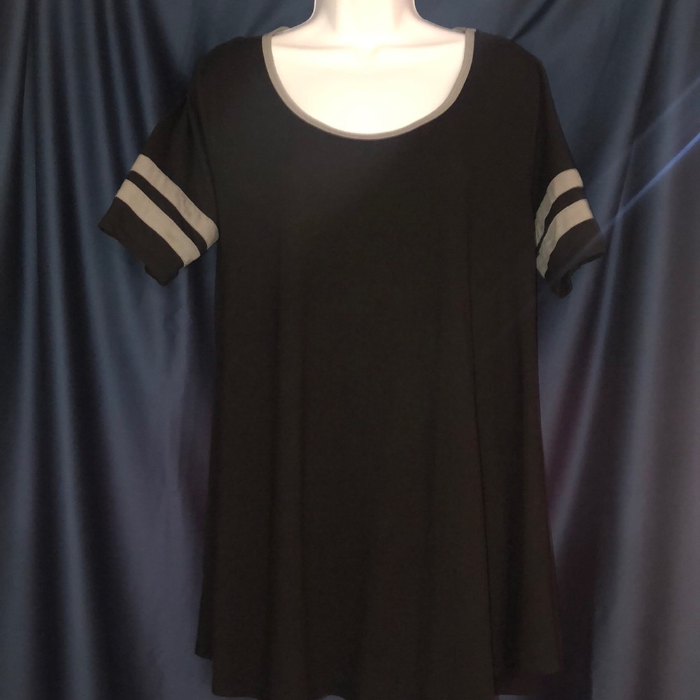 Lularoe top